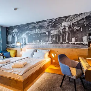 Mightytwice Hotel