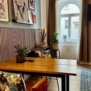 Noy'z In Der Belebten Neustadt Apartment